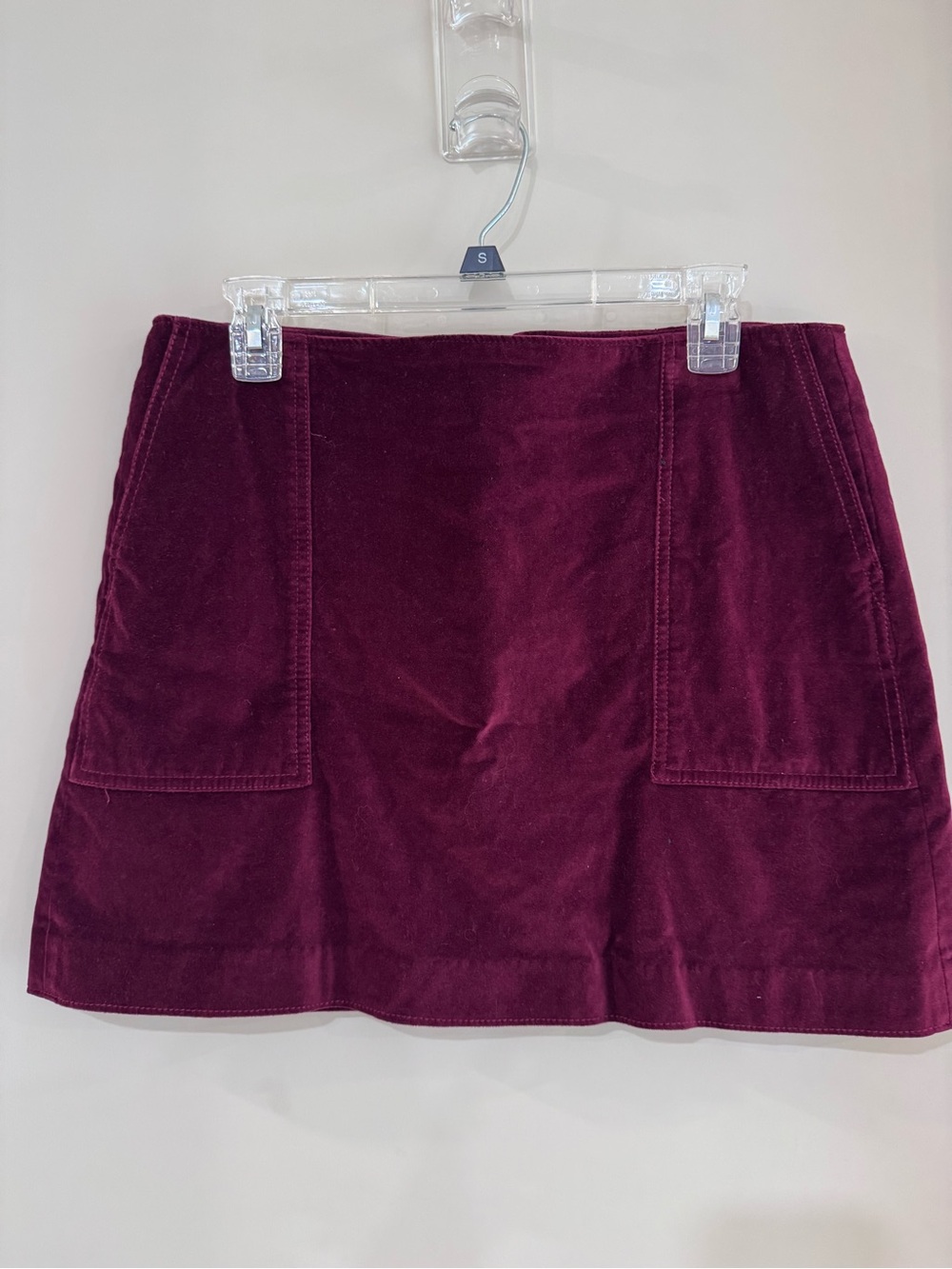 Gap Velvet Mini Skirt in Burgundy